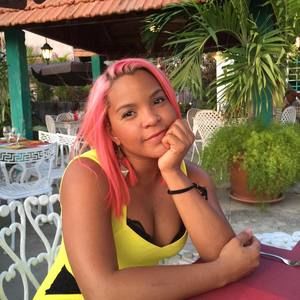 Meet your Posher, Yinette